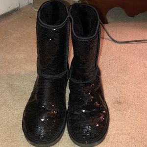Black Sparkly UGG’s size 8